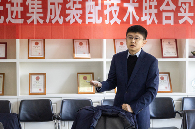 直升機先進集成裝配技術(shù)與裝備聯(lián)合實驗室揭牌儀式在機電學院舉行