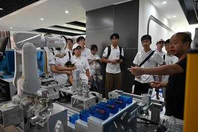 暑期實(shí)踐 | 探尋強(qiáng)國(guó)足跡 踐行航空科普--&ldquo;空&middot;天&middot;海 強(qiáng)國(guó)夢(mèng)&rdquo;實(shí)踐隊(duì)