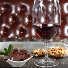 石家莊市寶隆酒類銷售中心 專業(yè)經(jīng)營(yíng)紅酒、長(zhǎng)城及張?jiān)＞祁惖男刨囍x